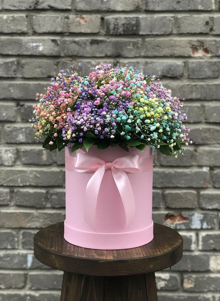 Цветочная композиция из Гипсофила и Розы в шляпной коробке в Игумново