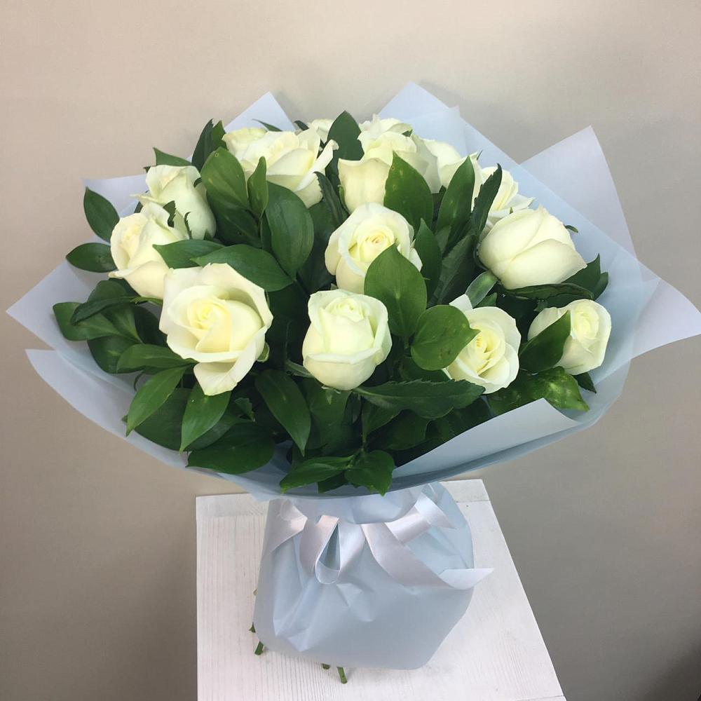 Букет 15 Белых роз Проуд в Игумново