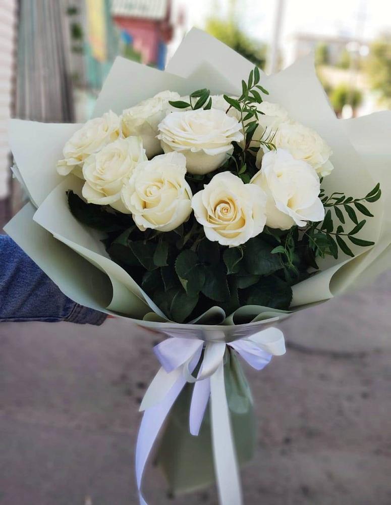 Букет Белые розы Проуд в Игумново