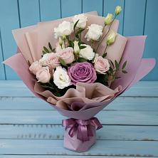 Букет цветов из:  Розы и Лизиантусы в Игумново