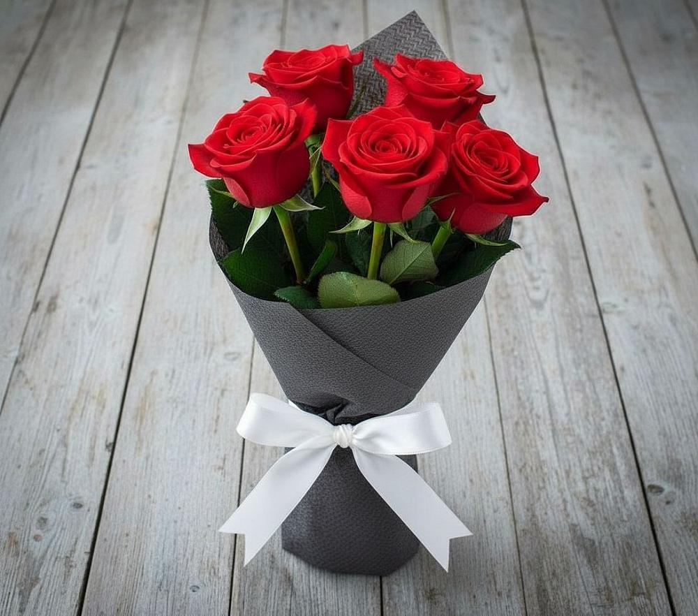 Букет 5 Красных роз Эдлесс Лав в Игумново