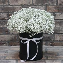Цветочная композиция из Гипсофила в шляпной коробке в Игумново
